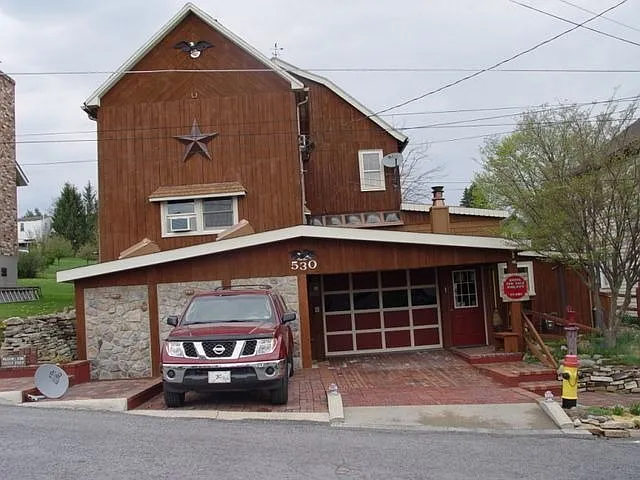 530 Spring Ave photo 1