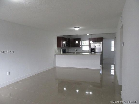 4th image of 4305 SW 69th Ave #4305