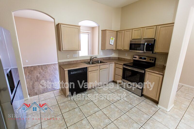 1st image of 12642 W Amelia Ave