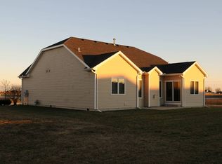 3350 Rivers Edge Dr, Perrysburg, OH 43551