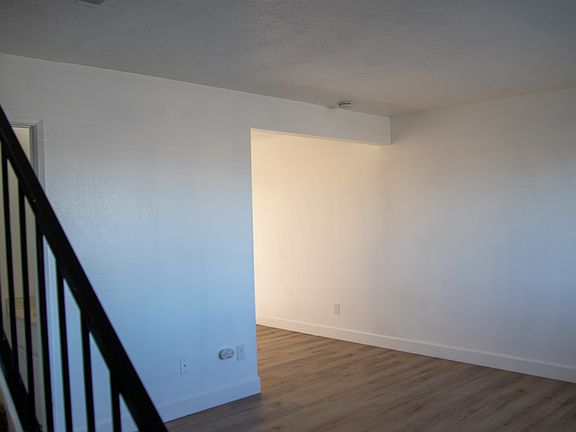 4th image of 13915 Smoketree St APT 2
