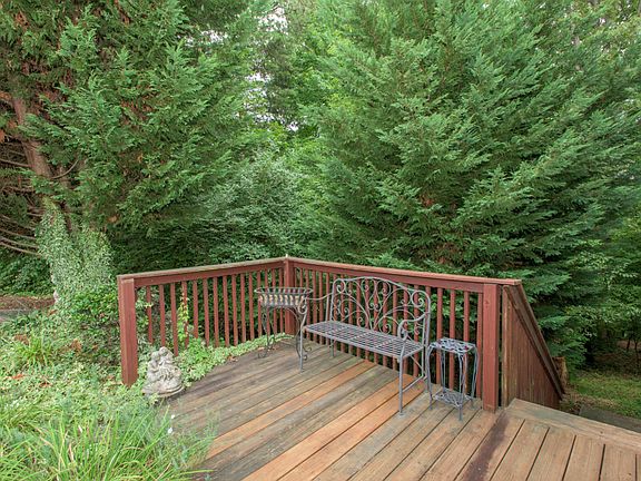 3rd image of 8419 Ivy Green Way