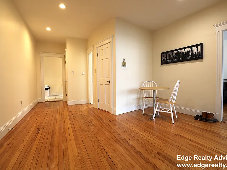 6 Sutherland Rd #31 — Photo 9
