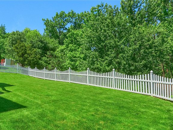 5th image of 4127 Valleyvue Dr