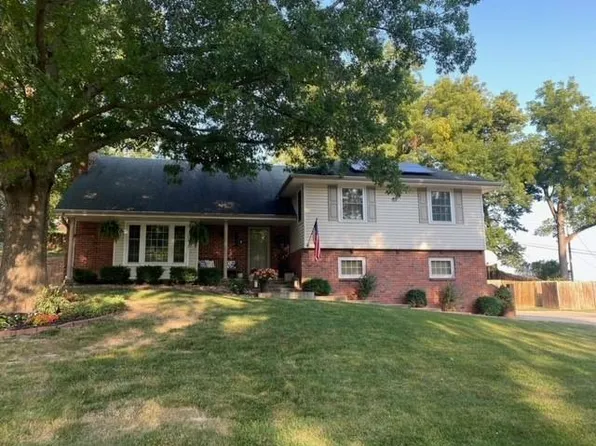 3410 W Colony Sq, Saint Joseph, MO 64506
