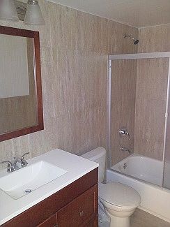 4th image of 607 NE 29th Dr APT 28