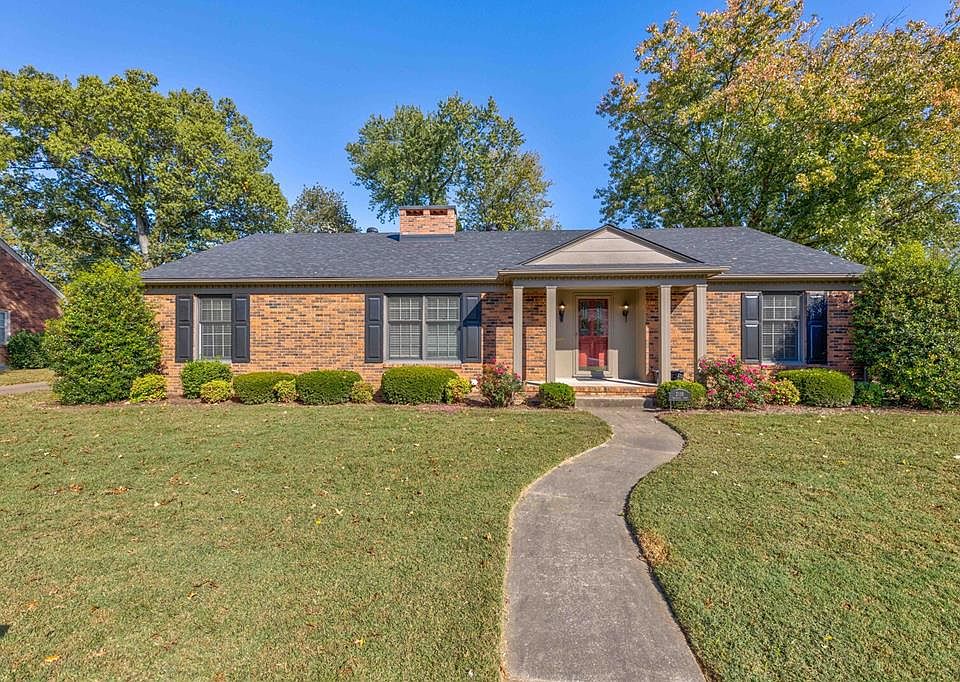 1st image of 2115 Crestwood Dr