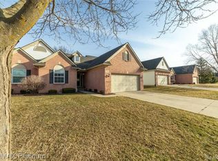 3329 Dewdrop Ln, Howell, MI 48843