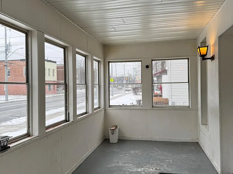 3345 Sandwich St — Photo 20