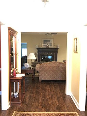 1st image of 904 Brittany Ln