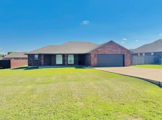 112 W Comanche Ave, Cashion, OK 73016