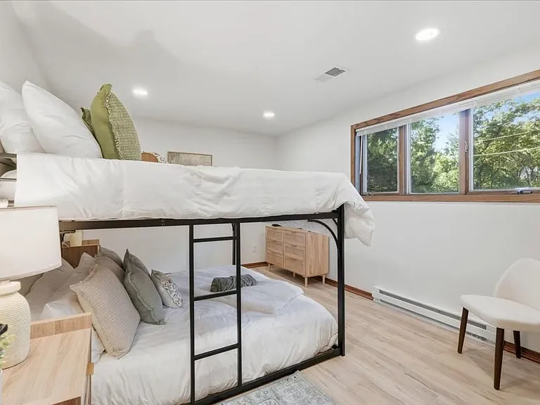 767 Mallalieu Dr — Photo 17