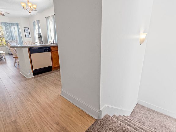3rd image of 4533 Girvan Dr. #D