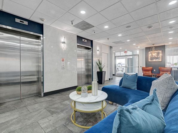 900 E Desert Inn Rd APT 326