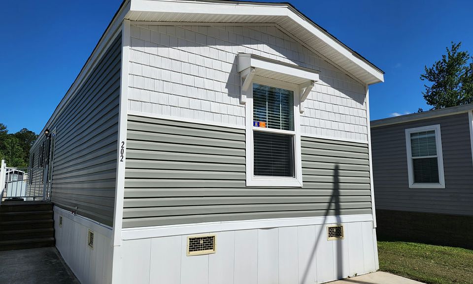 1st image of 6539 Townsend Rd #202