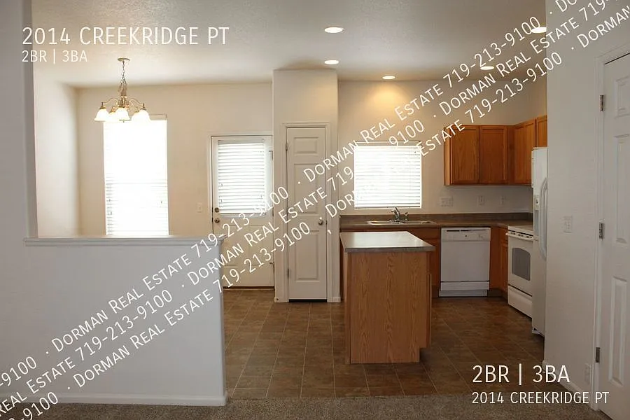 Town Home in The Bluffs at Spring Creek — Photo 4