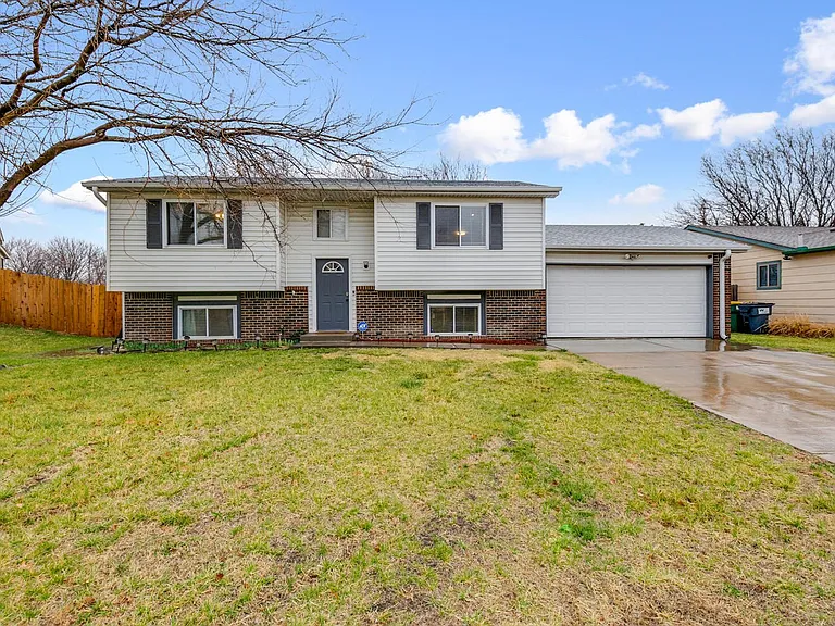 6842 E Winterberry Cir — Photo 1