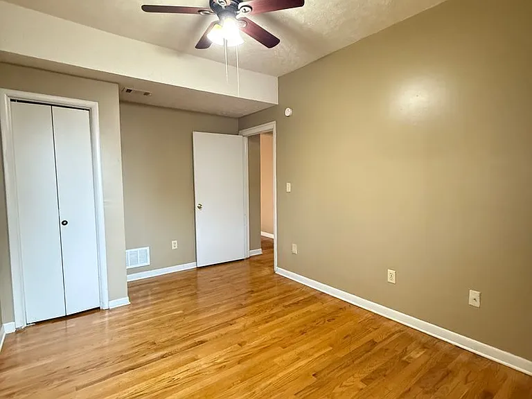 554 S 26th Ave — Photo 6