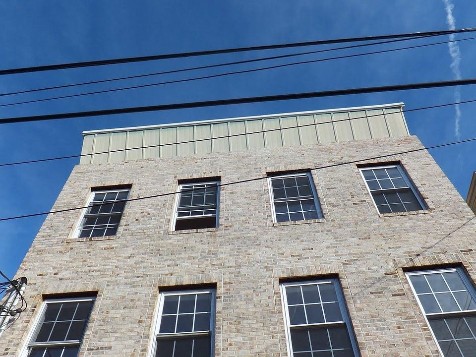 Renovated building with easy commute options