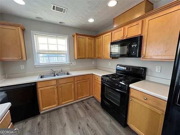 3rd image of 1854 Pierce Way