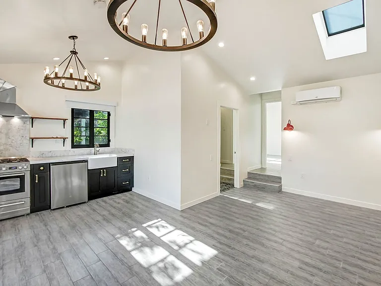 11553 Otsego St — Photo 15