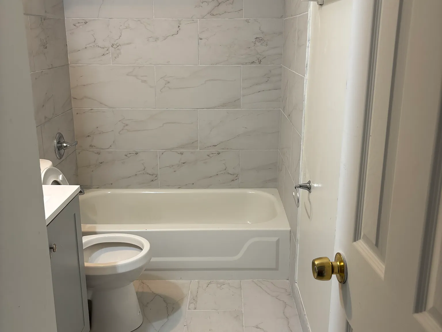 4 bed, 1.5 bath, 1128 sqft, $2,250 — Photo 2