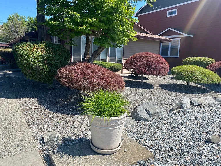 133 E Chelan Ave — Photo 28