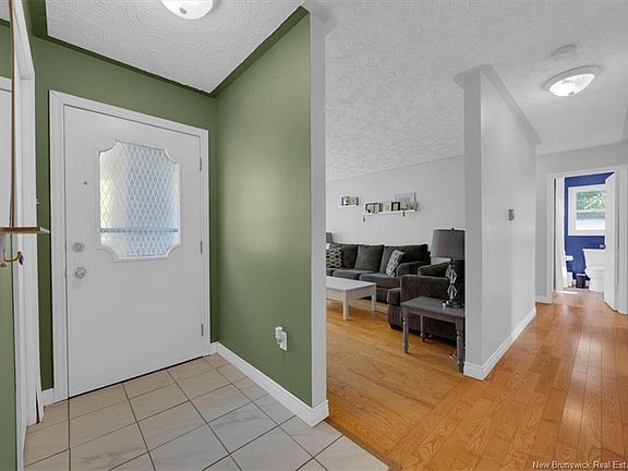 5th image of 389 Hampton Rd