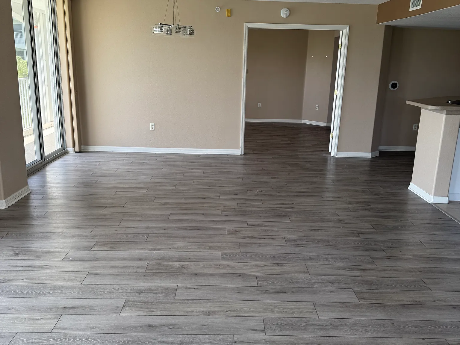 3 bed, 1852 sqft, $2,450 — Photo 2