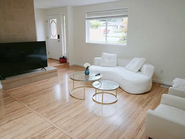 12019 NE 136th Pl — Photo 2