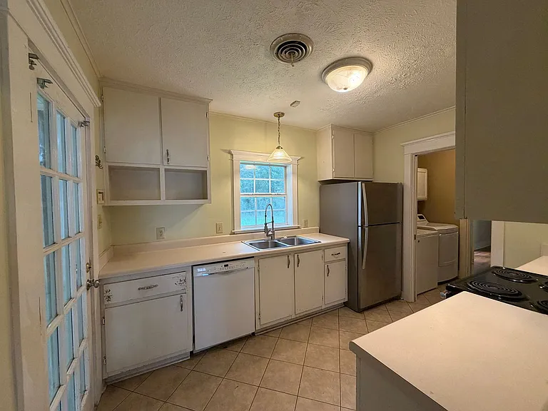 207 Goodman Pl — Photo 11