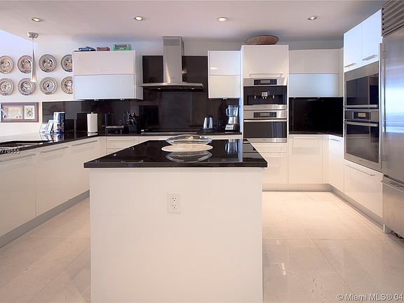 3rd image of 17121 Collins Ave APT 3505
