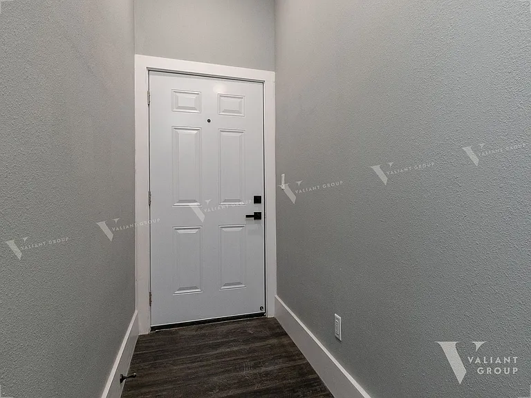 806 South Ave — Photo 36