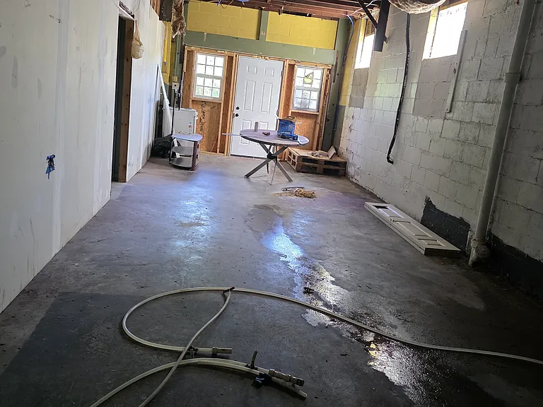3496 Franklin St — Photo 2