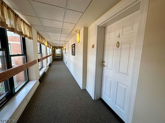 5th image of 7 Prospect St Unit 807