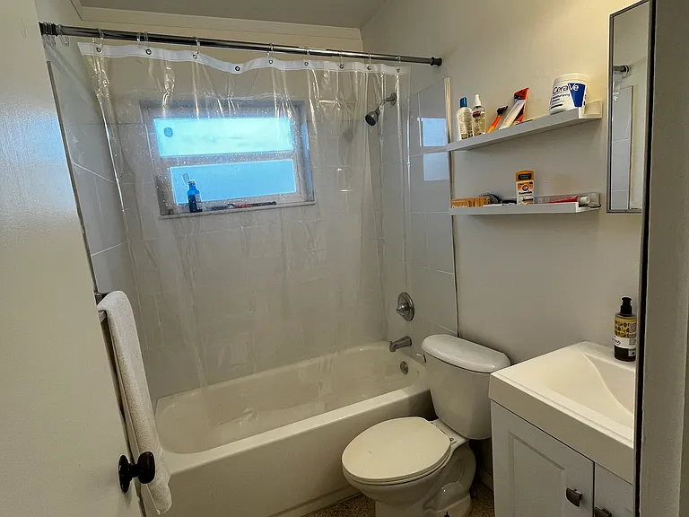 1443 SE 10th Ave #1443 — Photo 7