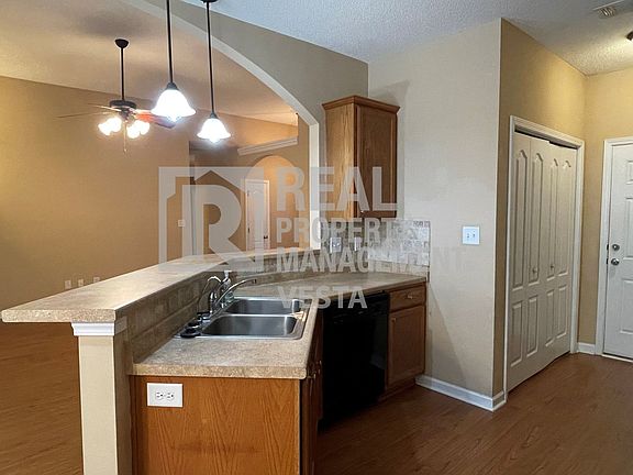 5th image of 120 Saint Augustine Dr