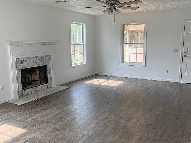 55 Aspen Dr — Photo 2