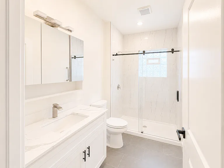 238 W 26th St #2 — Photo 15