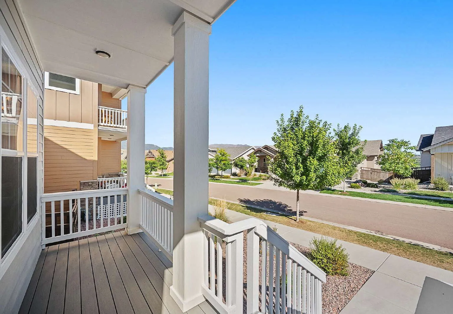 4 bed, 2.0 bath, 2865 sqft, $3,600 — Photo 2