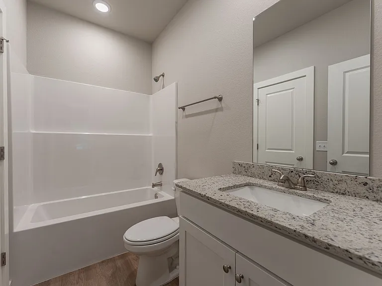1315 S Van Buren Ave — Photo 8