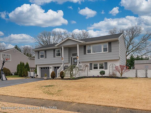 3rd image of 21 Lynn Drive