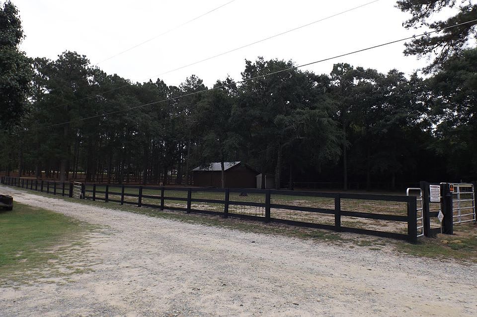 2nd image of 4146 Dunn Rd