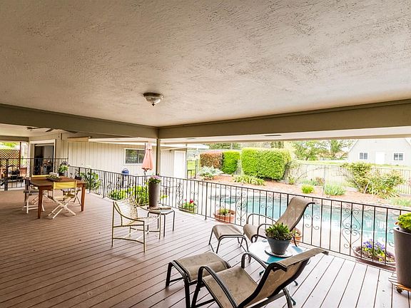 4th image of 8256 Olivine Ave