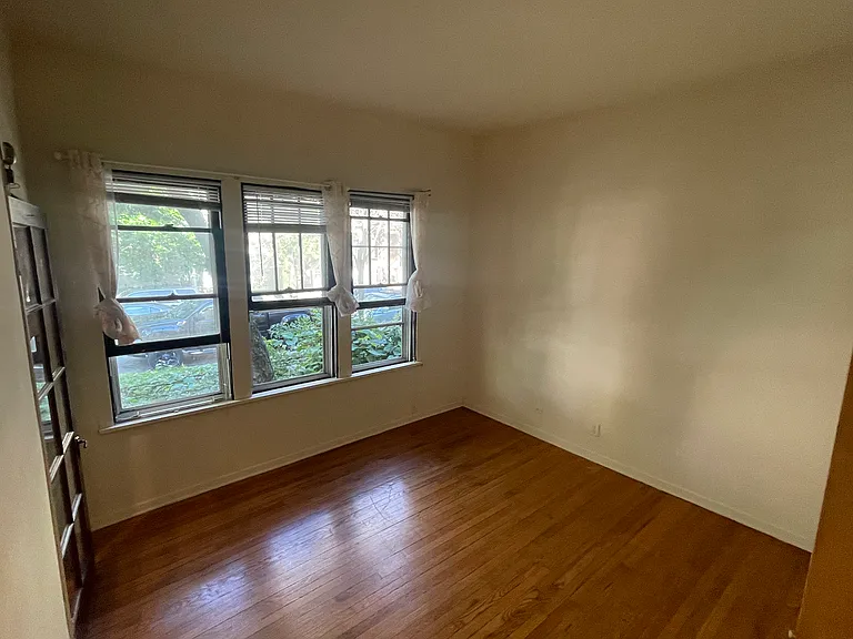 2446 N Marshfield Ave #1F — Photo 6