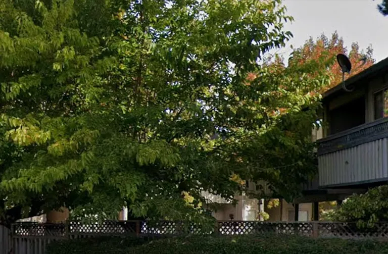 565 Saratoga Ave — Photo 1