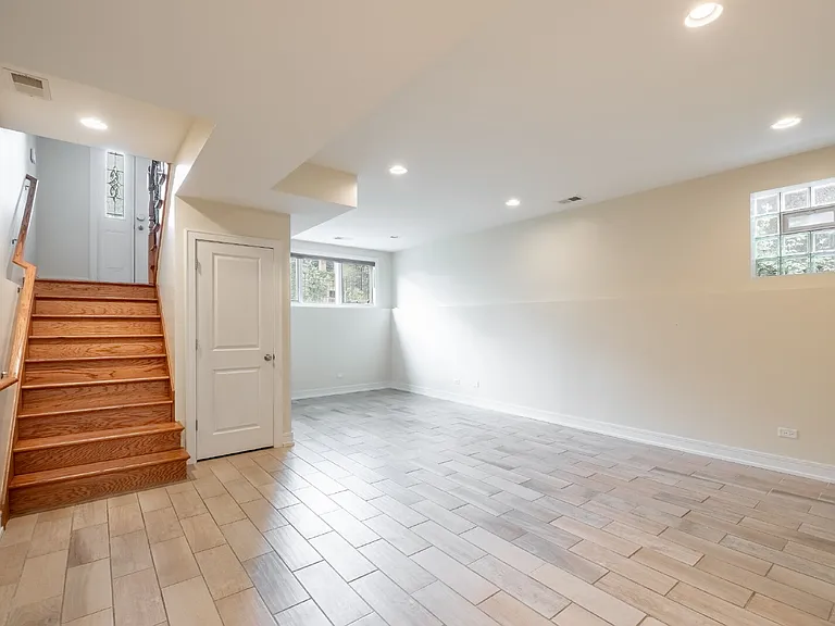 1110 N Christiana Ave — Photo 19