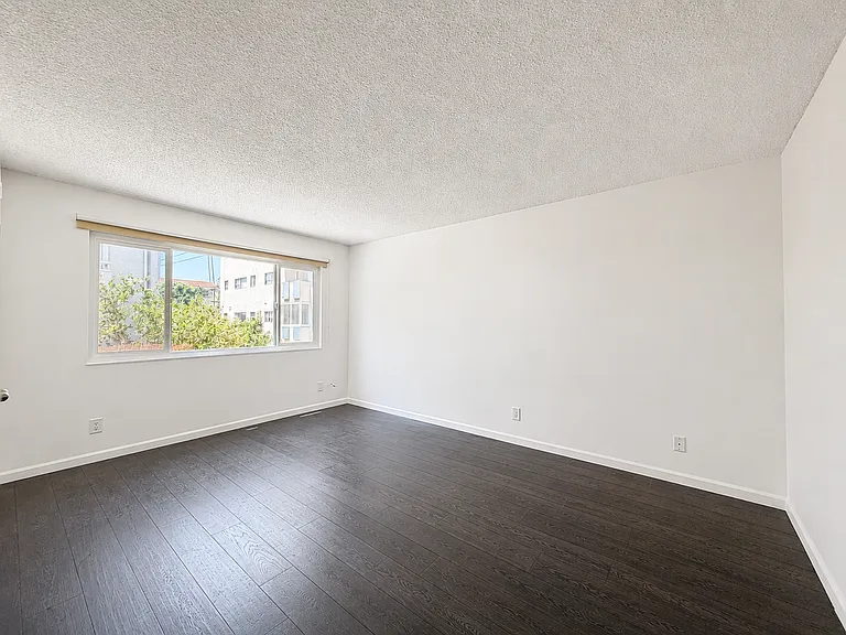 1111 Euclid St — Photo 14