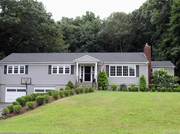 127 Cummings Drive, Orange, CT 06477