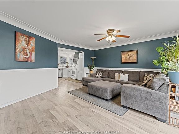 2nd image of 914 Talbot Rd